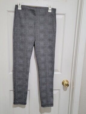 Popular 21 Slim Plaid Ankle Pants in Gray
